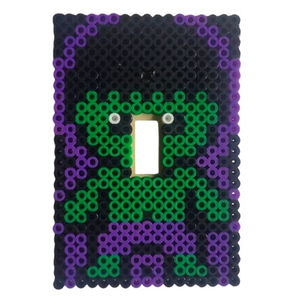 INCREDIBLE HULK PERLER SWITCH PLATE - Picture 1 of 2